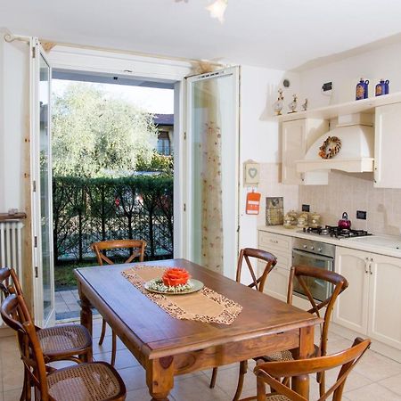Appartamento Con Giardino E Parcheggio Privato Bellagio Bagian luar foto